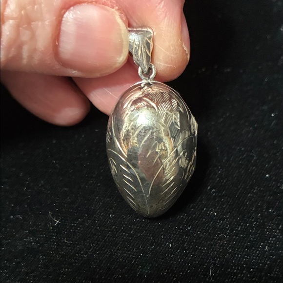 Vintage Jewelry - Vintage rare sterling silver egg locket